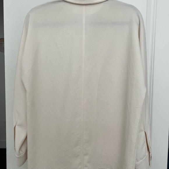 Aritzia Freeform Shirt in Light Birch XS - Picture 5 of 6